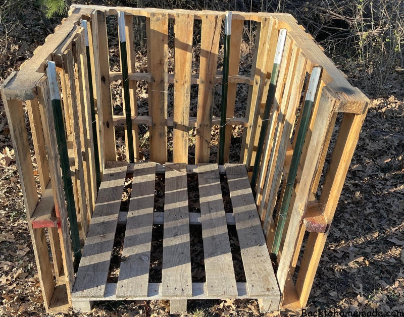 Easy DIY Pallet Compost Bin