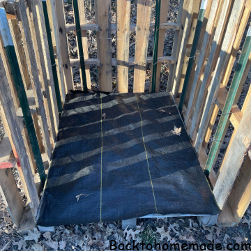 Easy DIY Pallet Compost Bin